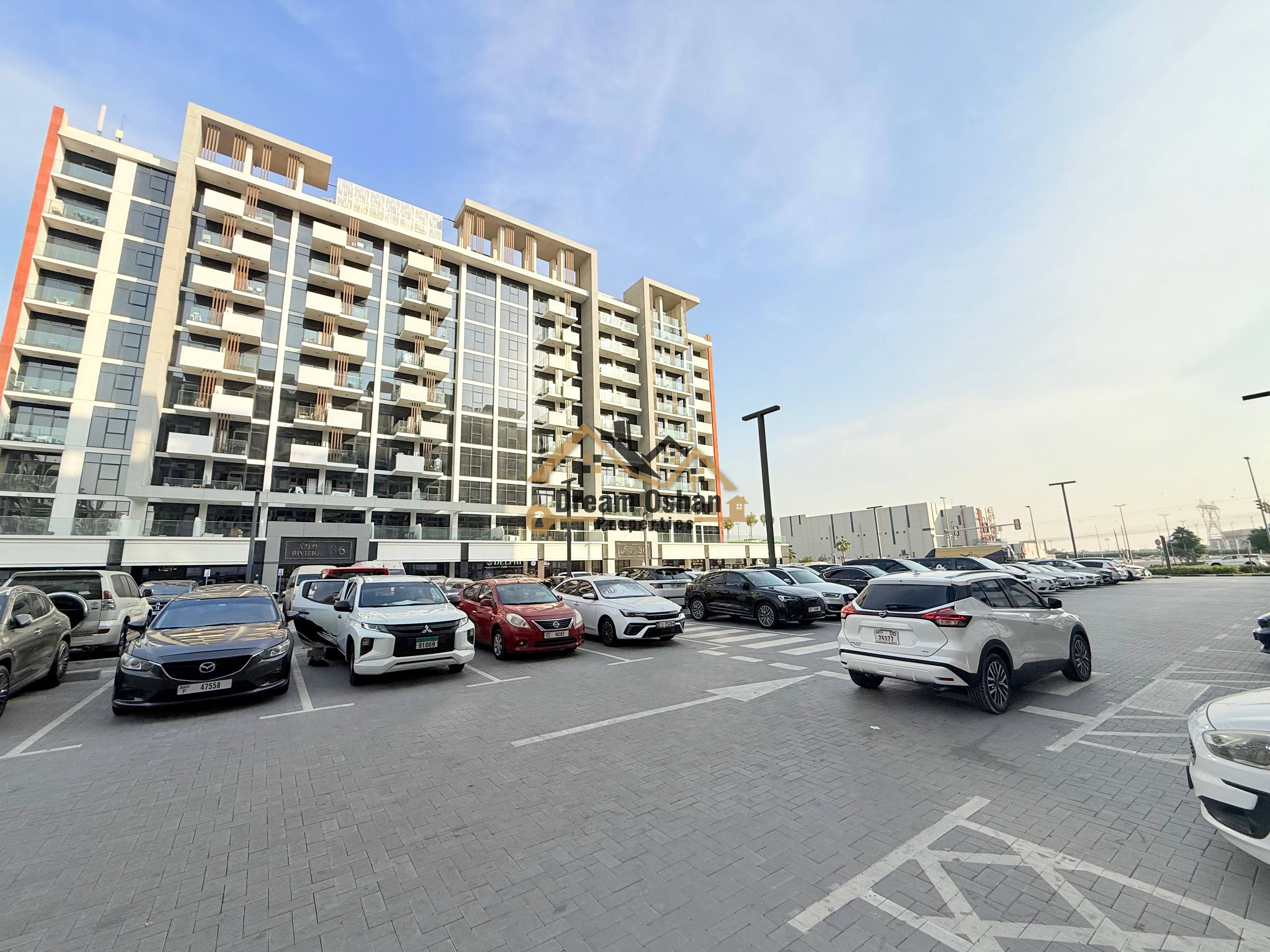 Front Door Public Parkings | Ideal Location