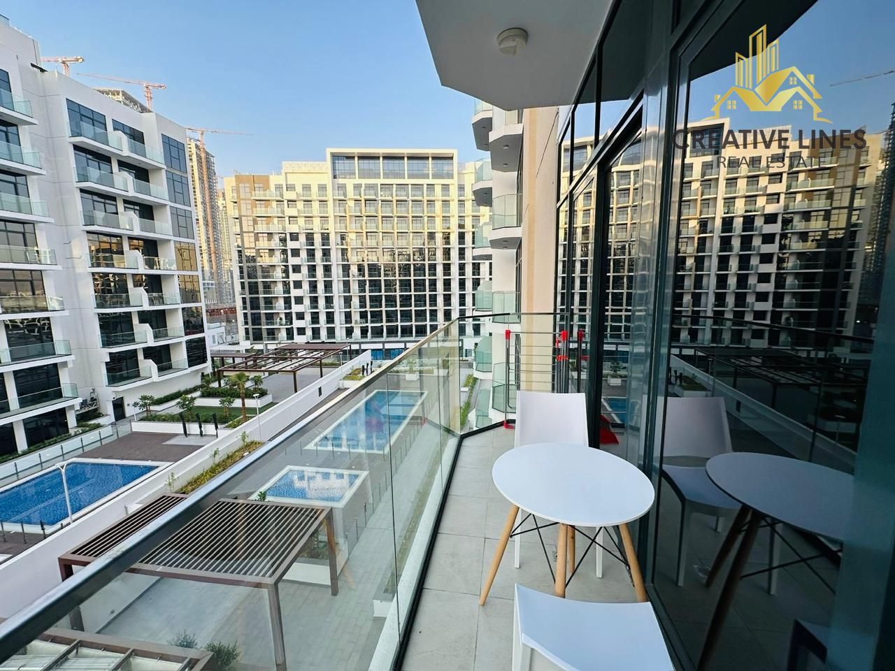 Fully furnished!! 2 washroom!! Chiller free!!