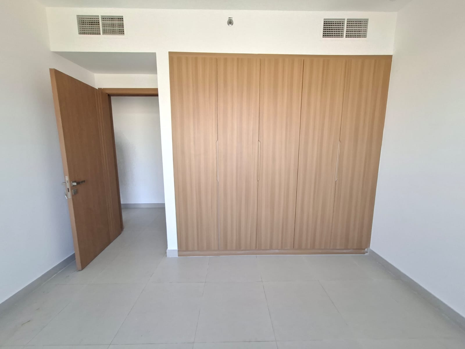 Lxury and Like Brand new apartment with balcony with master room waldrop open view prime location aljada out sid