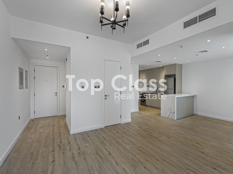 Stunning Modern Duplex | Fully Upgraded | Vacant