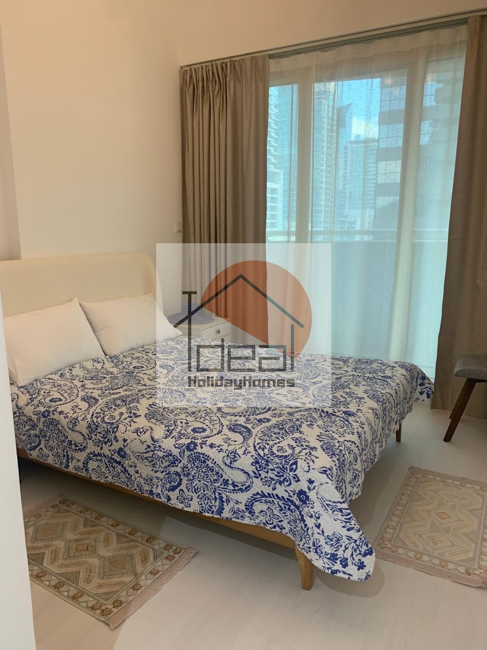brand new fully furnished and upgrated near metro dubai marina