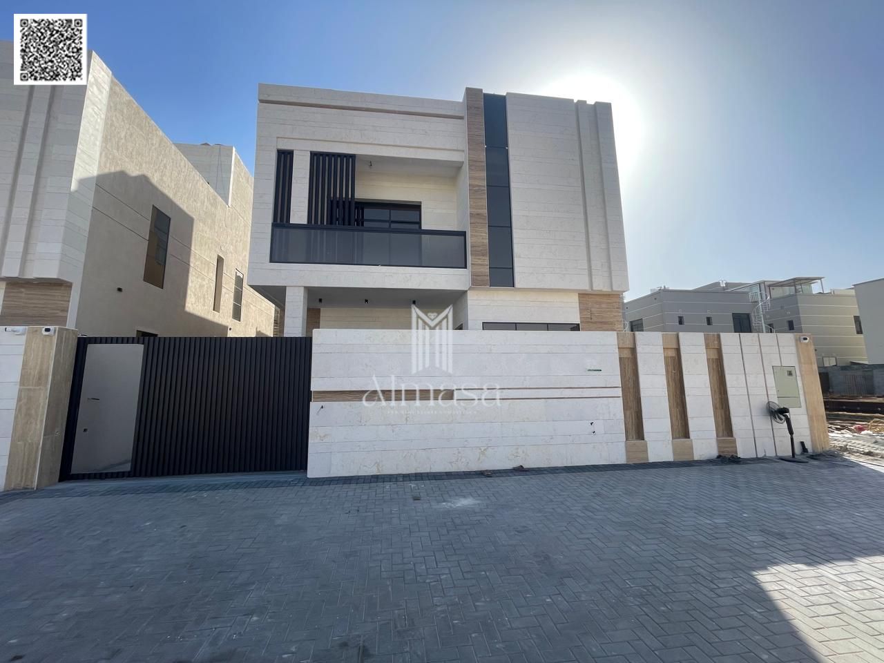 For sale: High-end villa with 6 master bedrooms