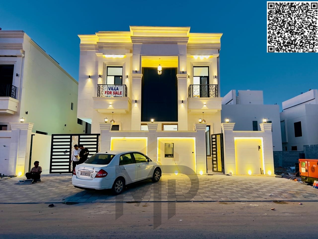 Your dream villa, luxurious, including registration and ownership fees, two floors and a roof, close to all services and minutes away from Sheikh Moha