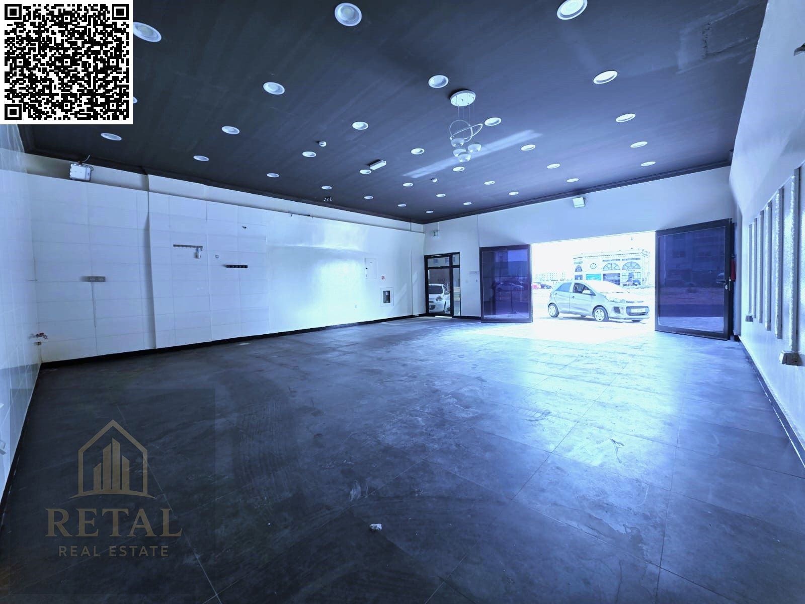 Shop for rent on the street, fully finished, suitable for any activity, with water, and there is an external bathroom.