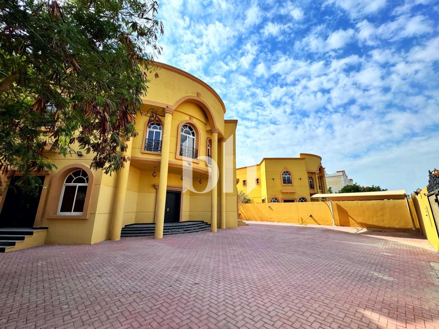 Spacious 5 Bed | 2 Majlis | Bedroom Down