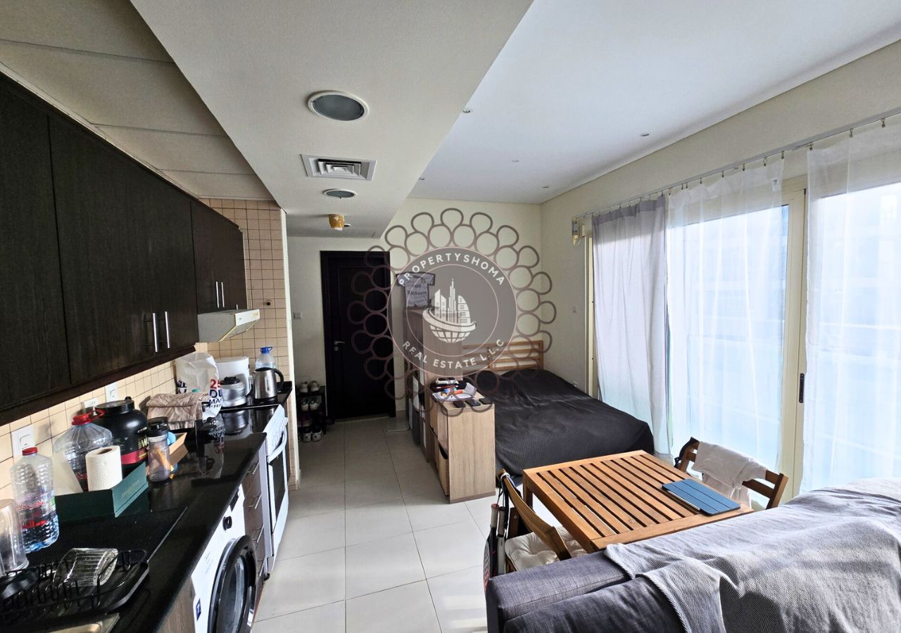 Studio | Multiple Cheques | Marina View