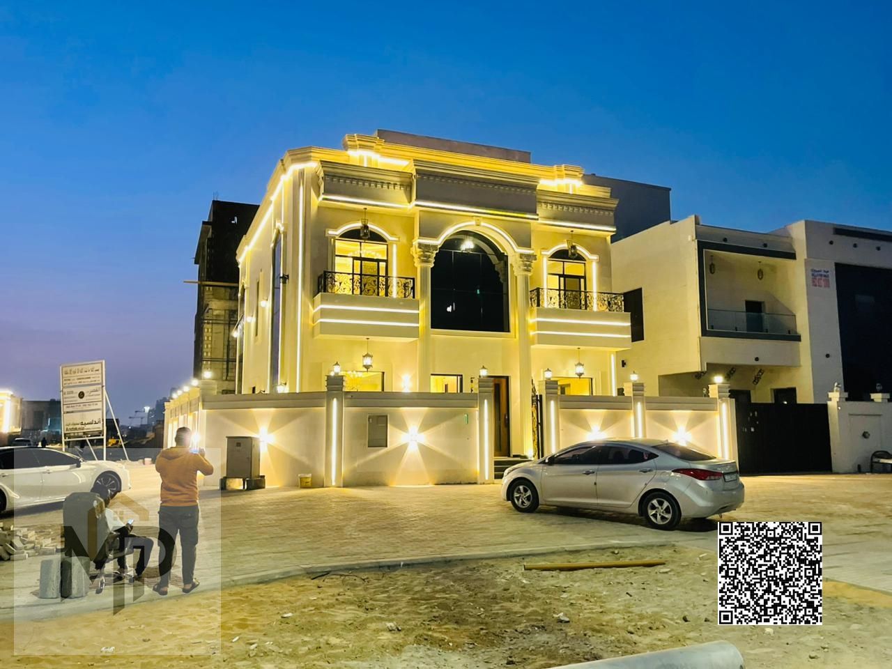 Villa on a corner lot on two streets, excellent price including registration fees and negotiable.
