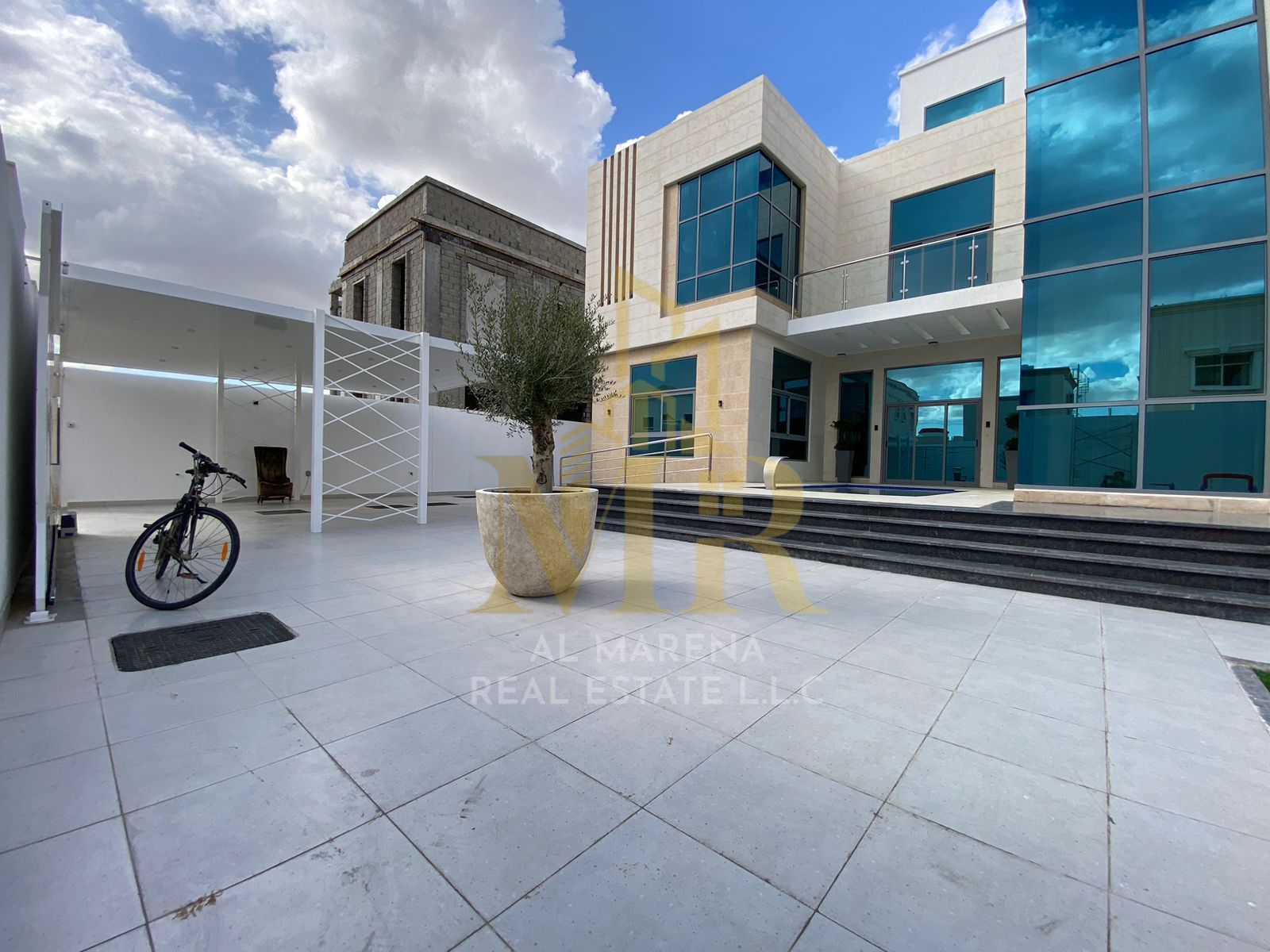 Spacious villa with excellent design and private swimming pool. Price includes electricity, water, and air conditioning. Freehold ownership for all na