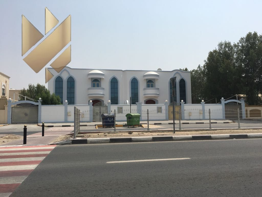 Luxury Villa for Rent | Al Azra – School Street | Prime Location for Commercial Use