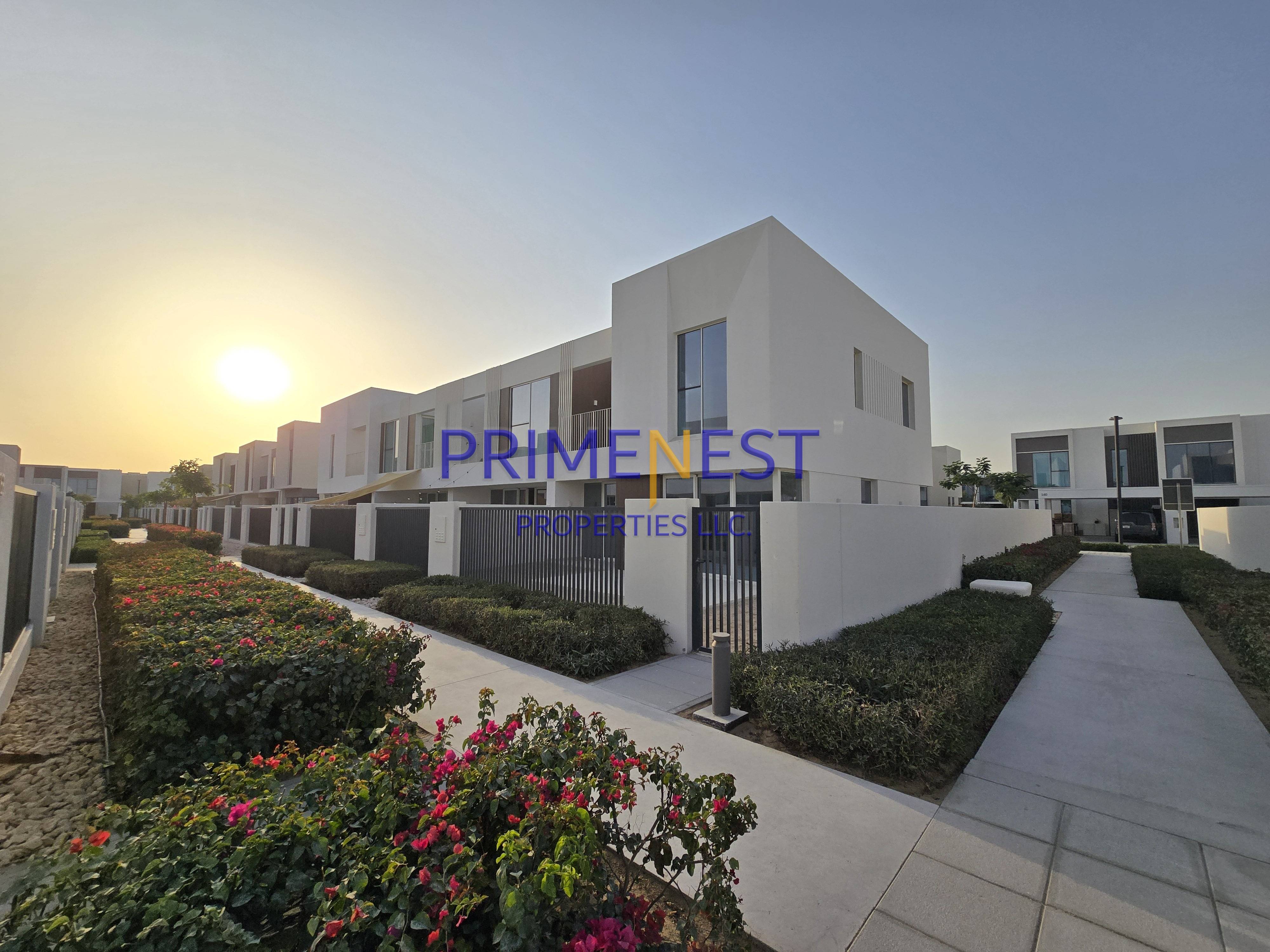 CORNOR UNIT | GATED COMMUNITY | BRAND NEW