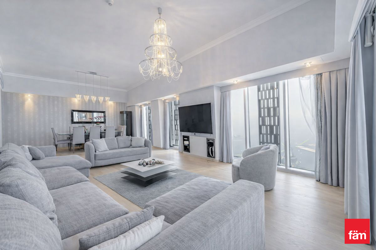 Upgraded Penthouse | 180 Views | Penthouse