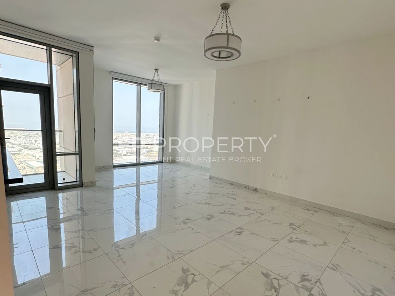 Luxurious 2 Br Apartment | Sea View | High Floor