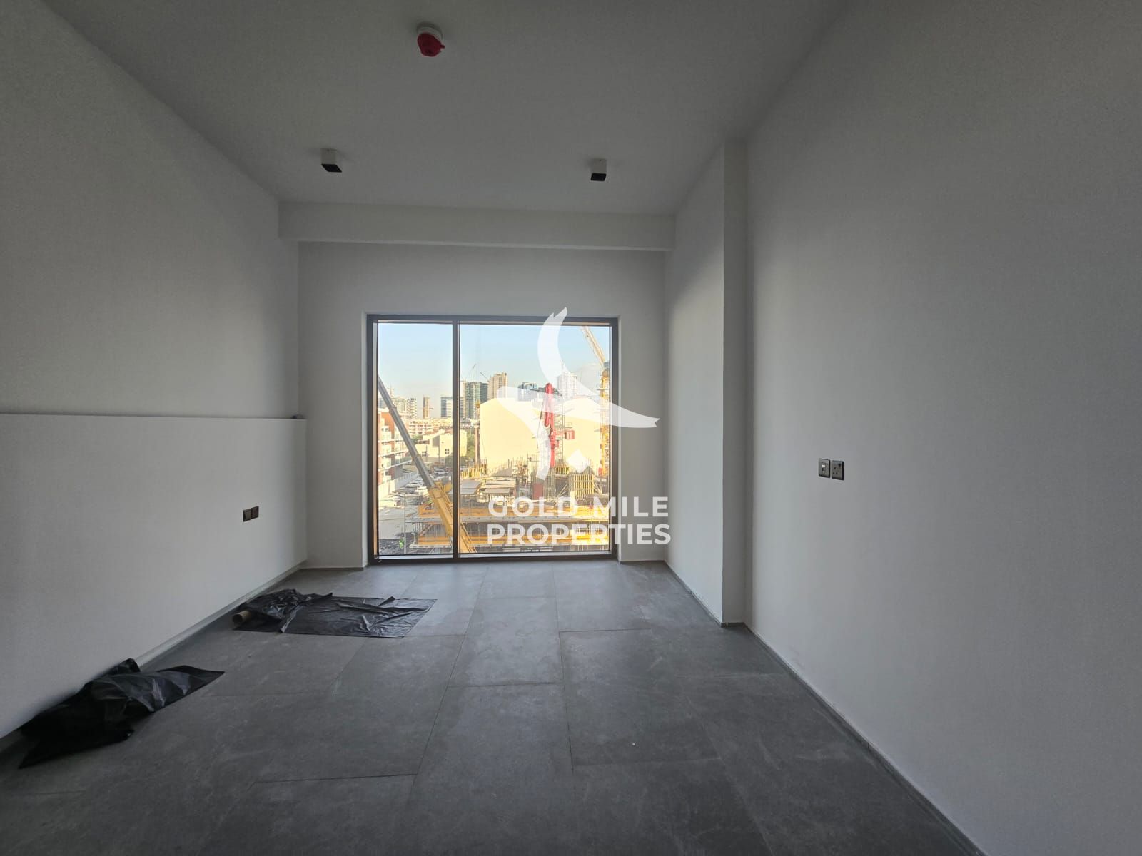 ELEGANT 2 BHK - SPACIOUS BIG LAYOUT - PRIME LOCATION