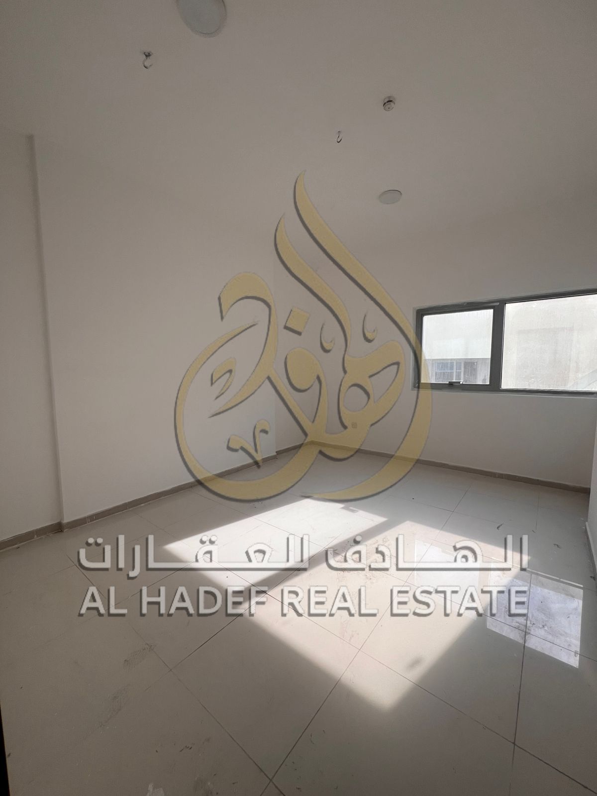 Two-bedroom apartment with a living room and balcony, featuring excellent specifications and a great price