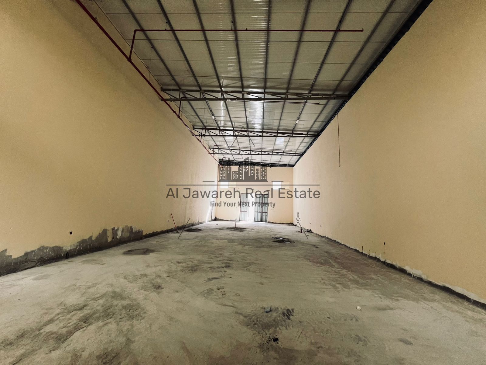 For annual rent, Warehouse Code 3061, first user, with excellent specifications and a strategic location on a main road, making it an ideal choice .