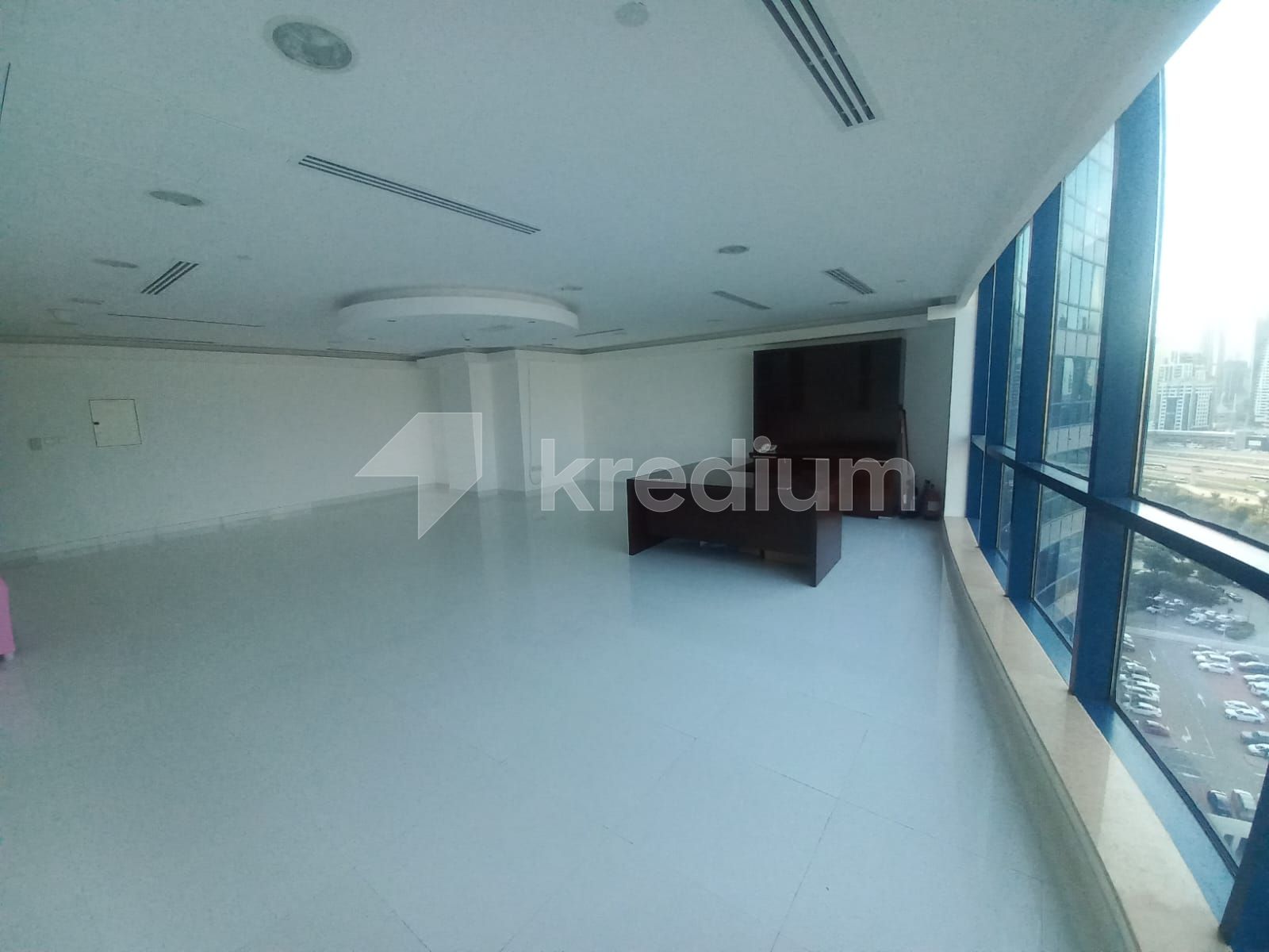 Vacant | Canal and Skyline View | Open Plan