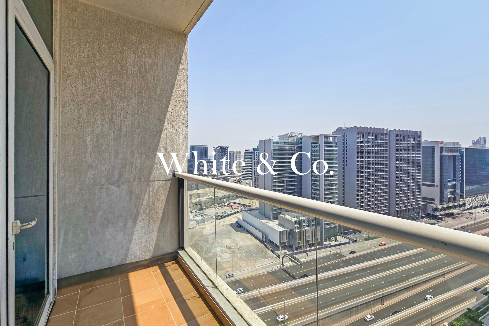 HIGH FLOOR | FURNISHED | MOTIVATED SELLER
