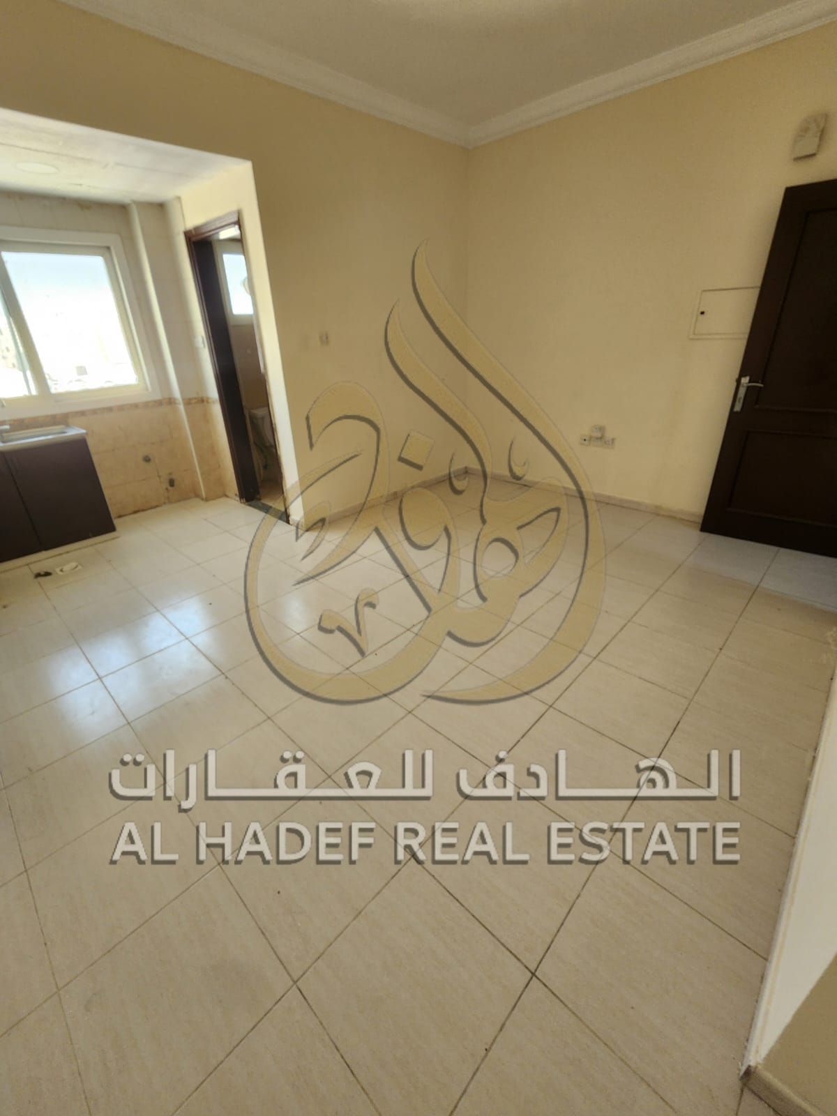 Studio Apartment for Rent in Al Musalla – Prime and Lively Location Close to All Services, Suitable for Individuals and Small Families in a Quiet and