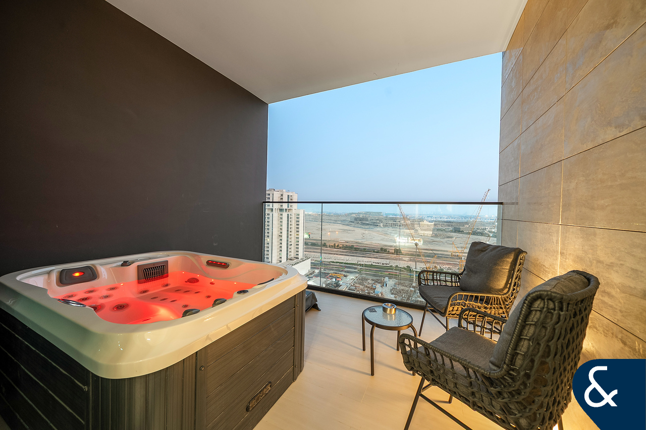 Canal Front | High Spec | Recent Handover