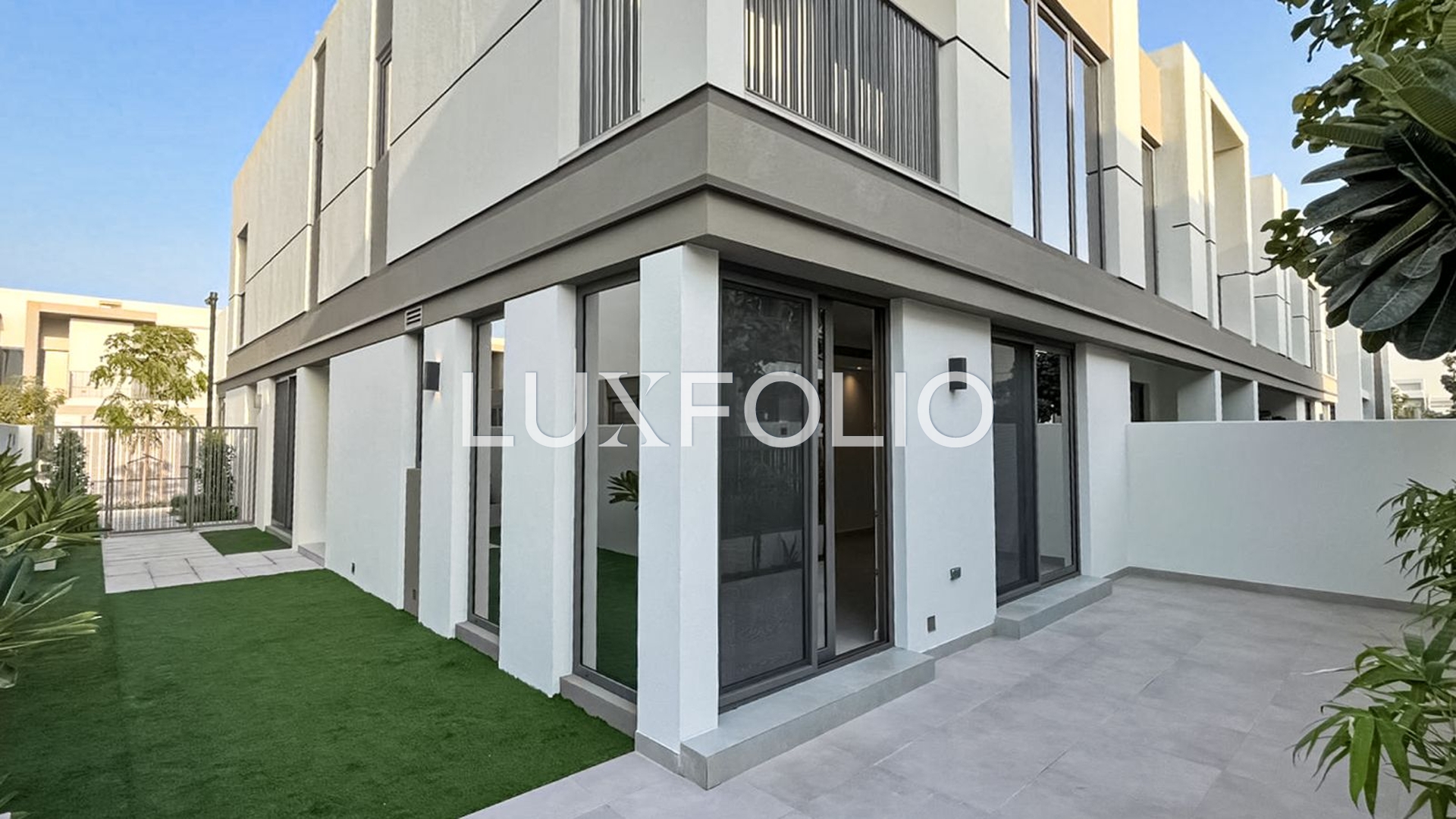 4 BR | Garage Door | Kitchen Appliances