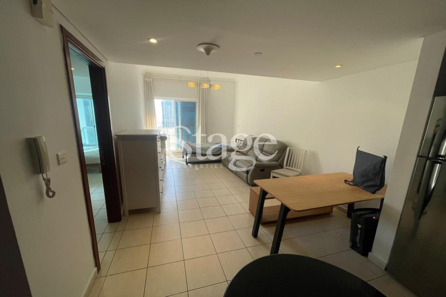 VACANT 1ST MAR | HUGE | LAKE VIEW | CLOSE TO METRO