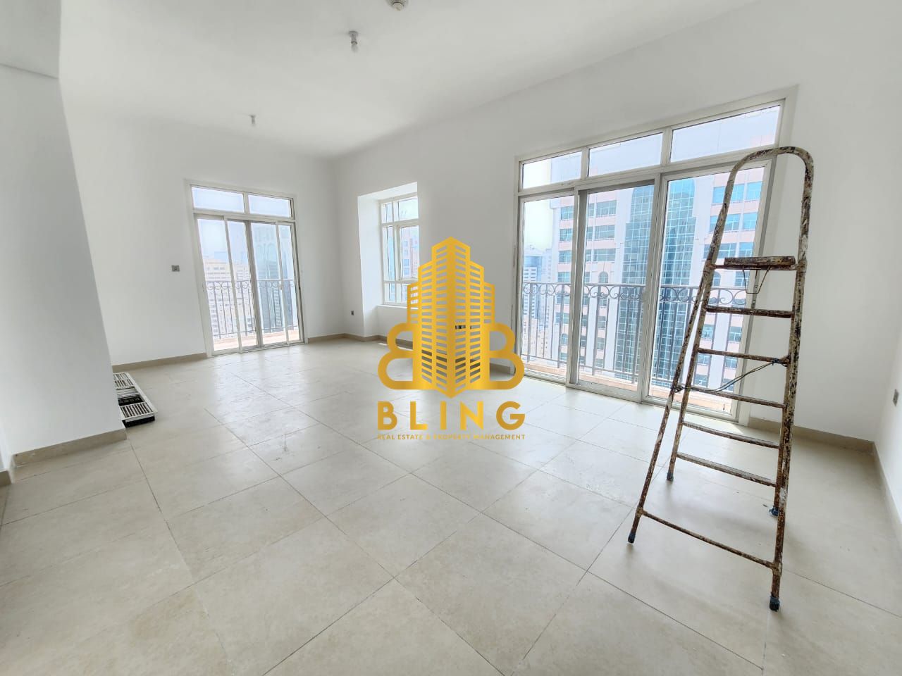 Alluring 3BHK With Parking, Maid Room & Balcony
