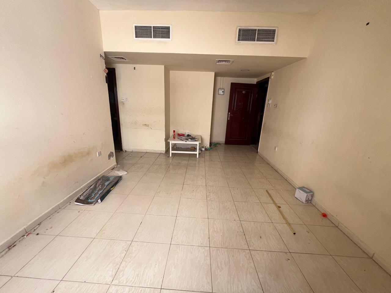 Lavish 1bhk good building near chani rent 30k