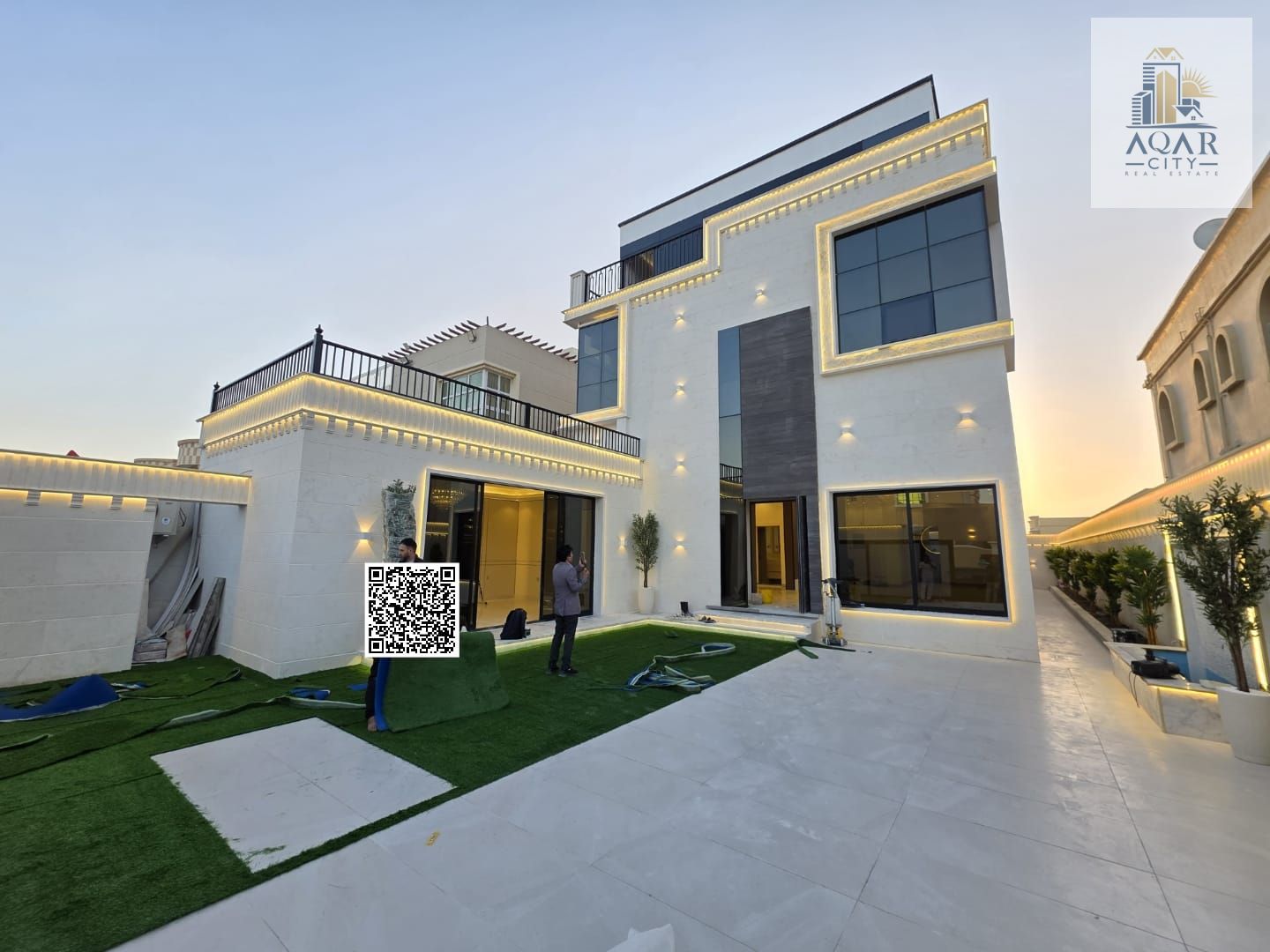 **A strategic location near all services A special location directly opposite Sheikh Ammar Street, the first resident includes water, electricity, central air conditioning, and an external attached area with a roof and a large yard High-quality finish