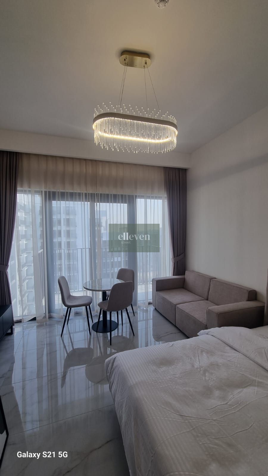 Studio/Fully Furnished/Brand New/multiple cheques available