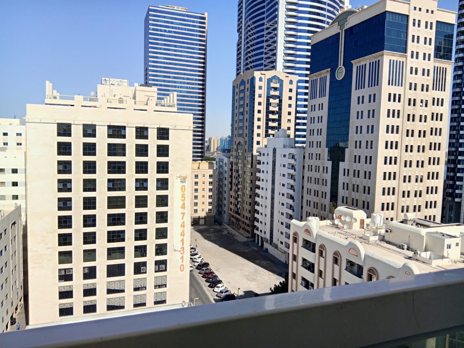 For Rent in Sharjah – Al Majaz 3 | 1 Bedroom Apartment Opposite Al Safiya Park – Prime Location A rare residential rental opportunity in one of