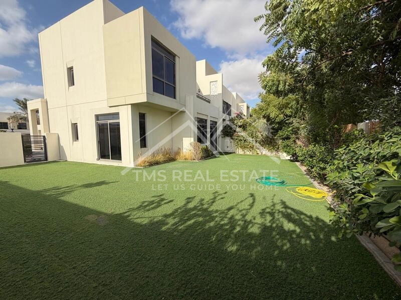 Fully Landscaped | Large Corner Plot | Vacant Now