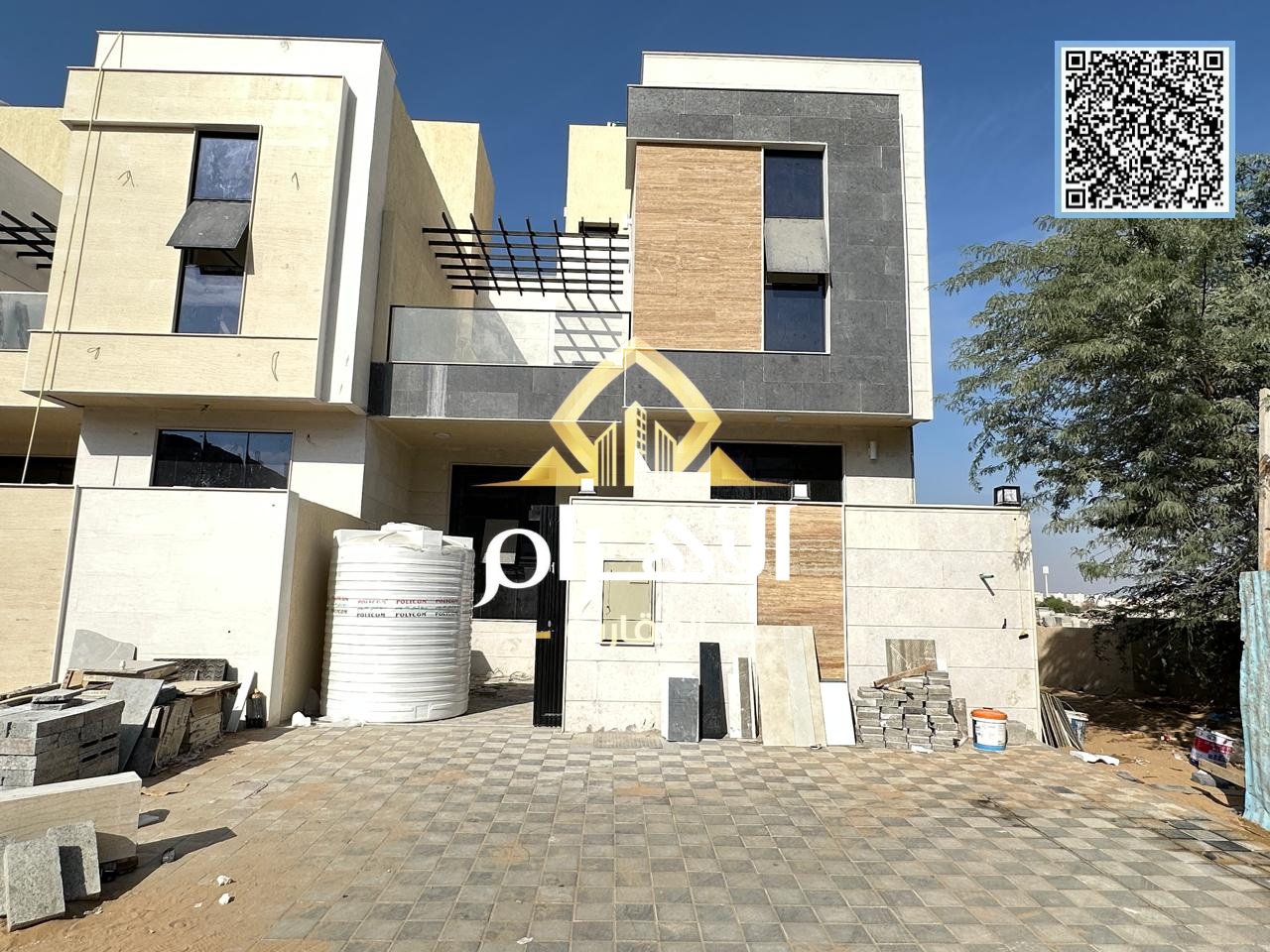 A villa with a price including registration and ownership fees, ready to move in, in the most prestigious areas of Ajman. Freehold ownership for all n