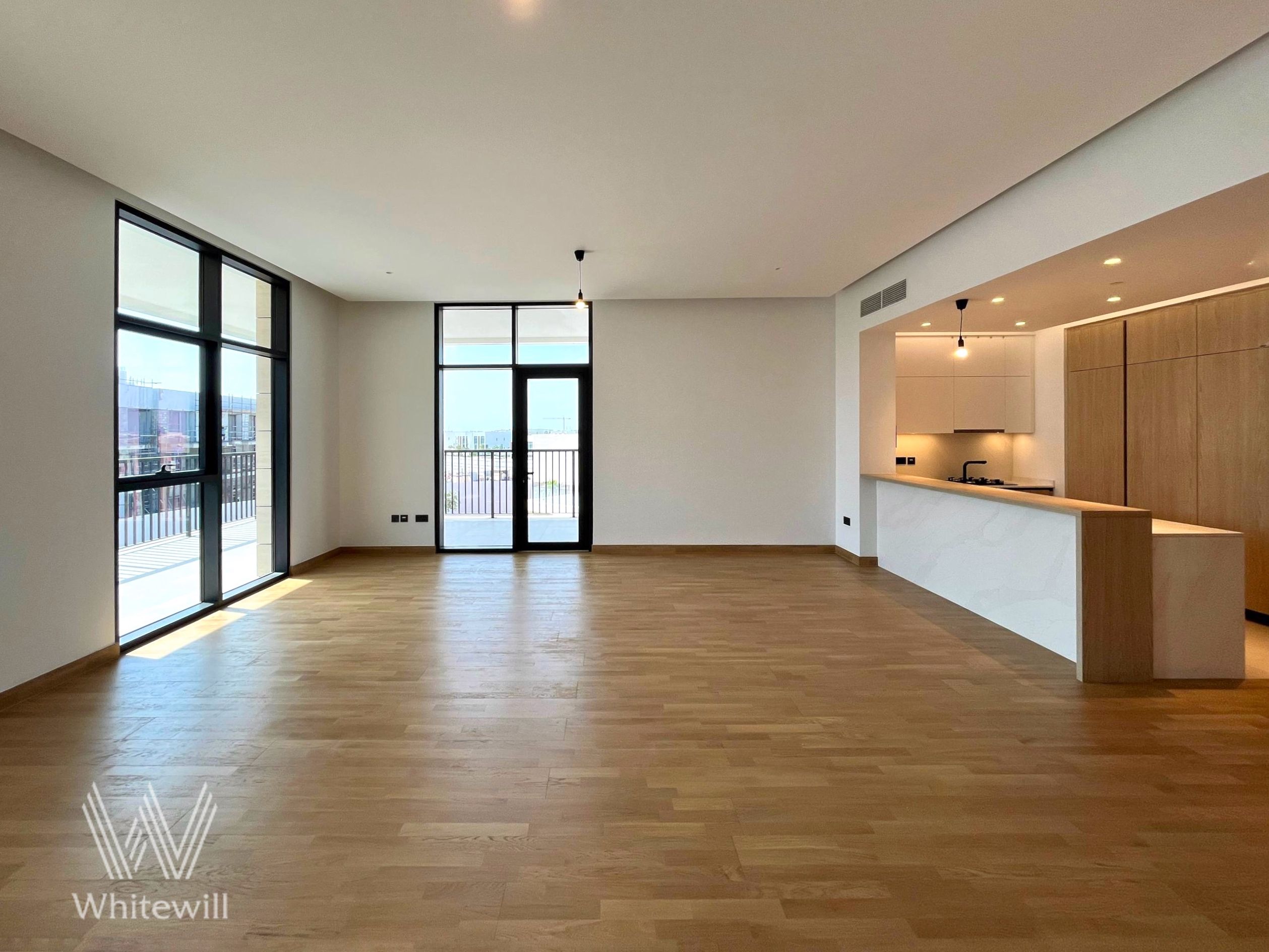 Corner Unit with Big Balcony | First Tenant | Mint New