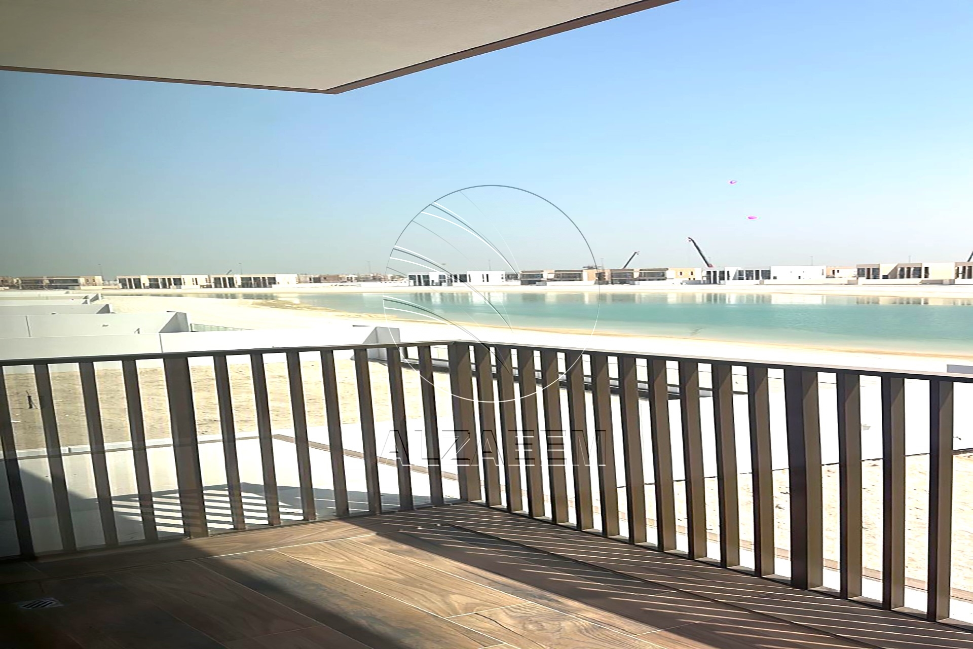 √ Waterfront Villa | Luxury Living | Family Home √