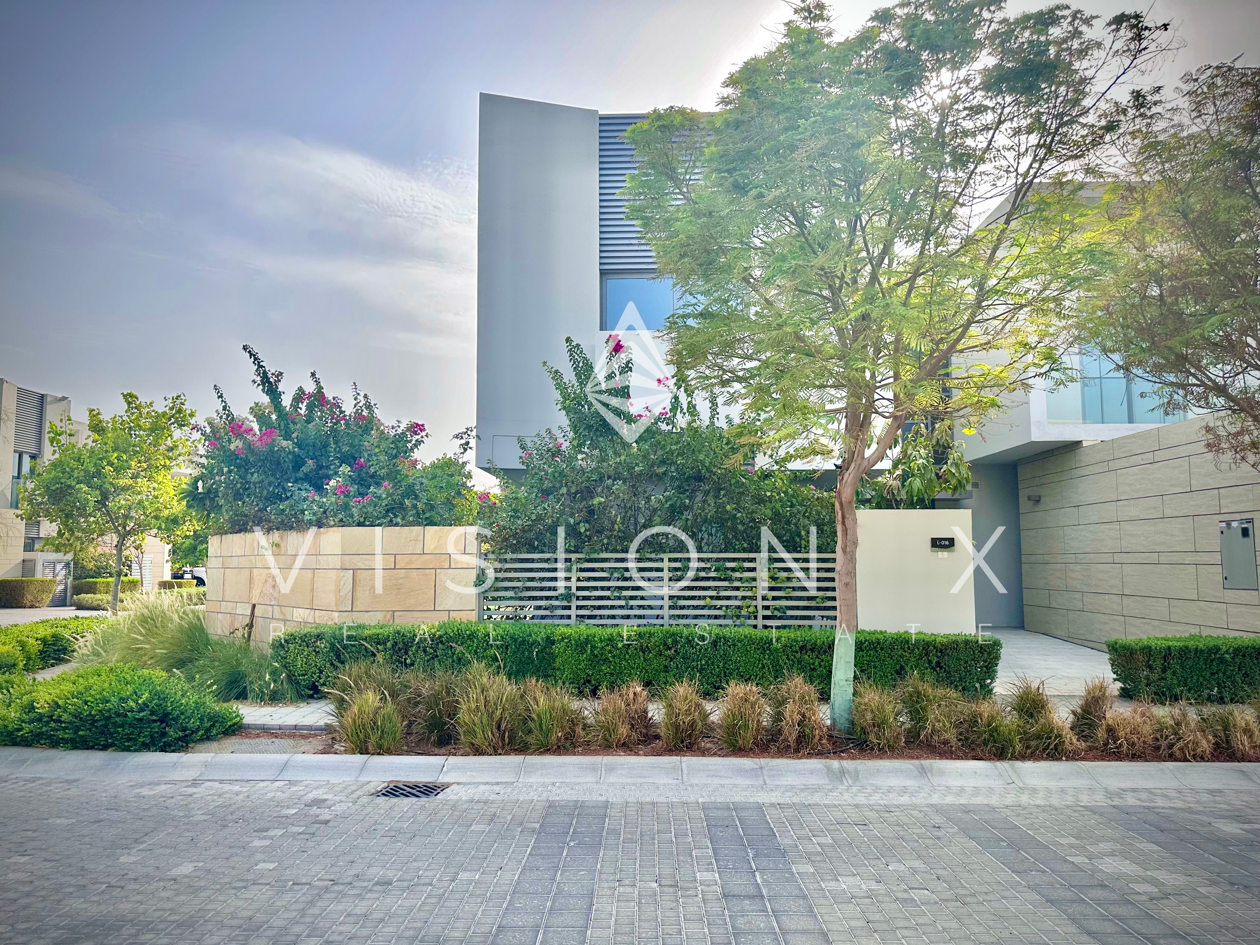 Fresh | Walkable Area | Sleek Design