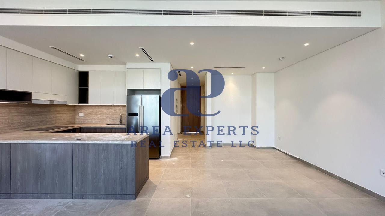 Single Row | Spacious Layout | Middle Un...