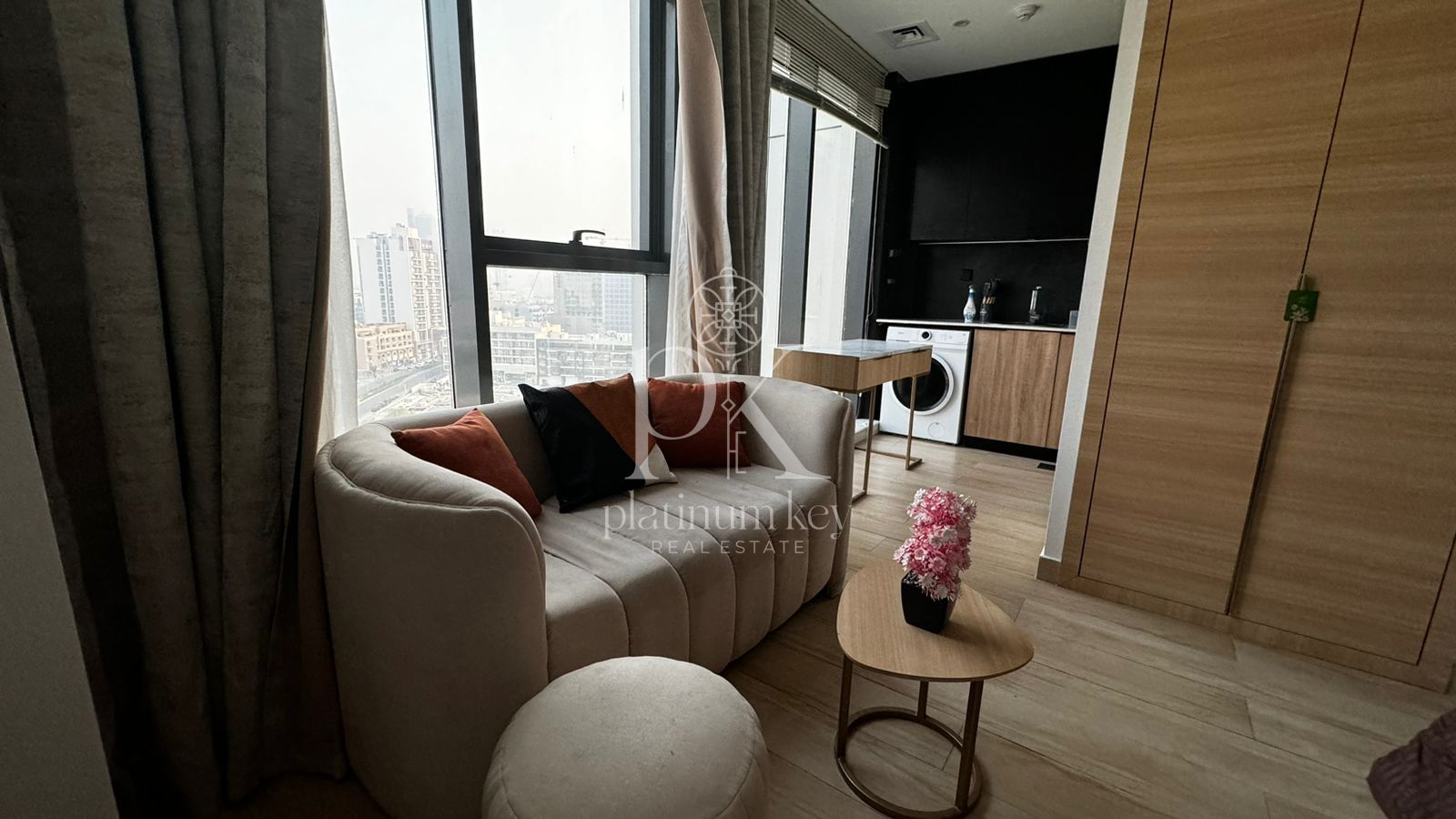 Vacant Soon ~ Fully Furnished ~ Corner Apartment