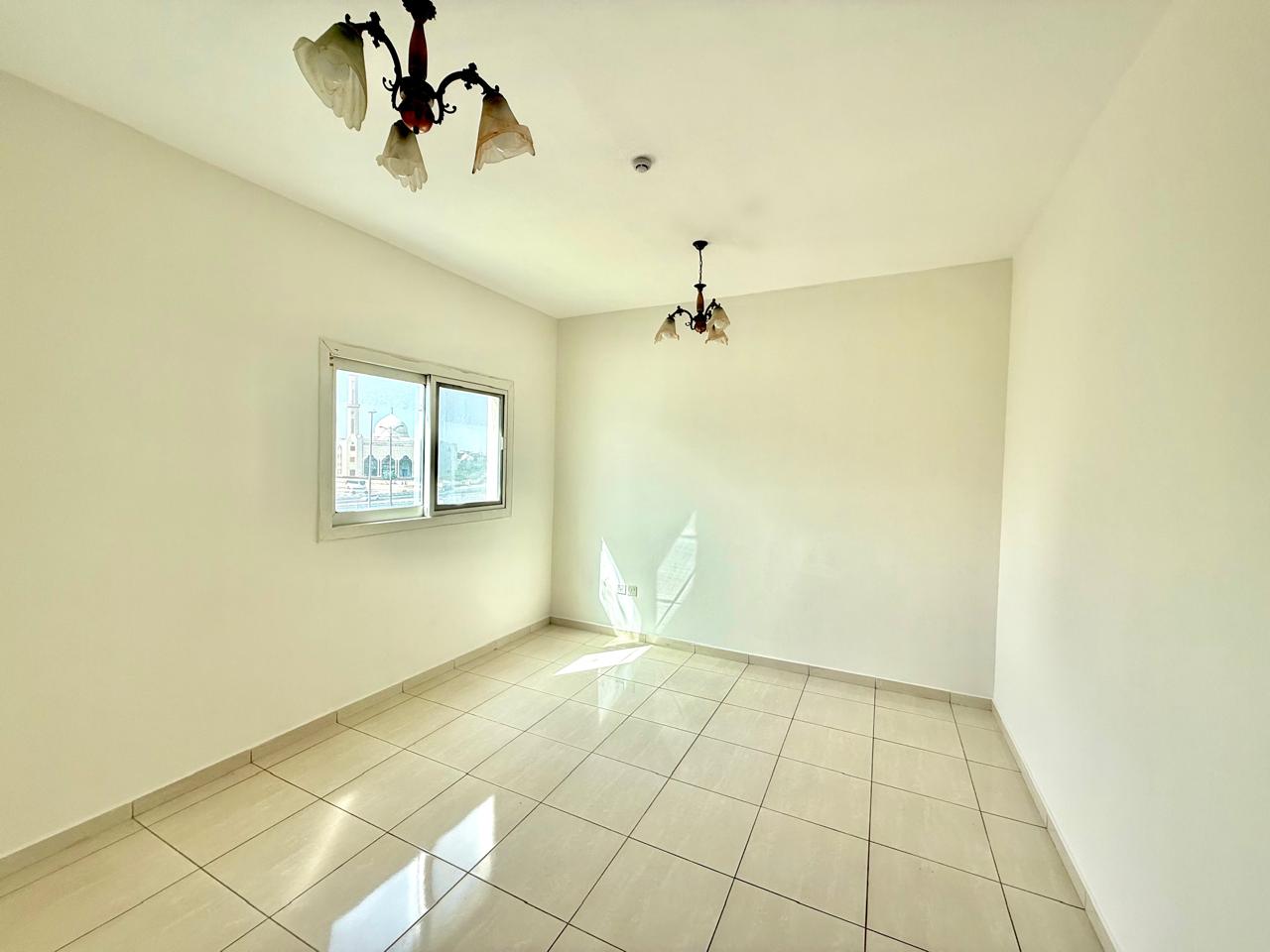 READY TO MOVE// LOCATION NICE // ON THE MAIN ROAD//SEPRATE HALL//1BHk ONLY FAMILY?