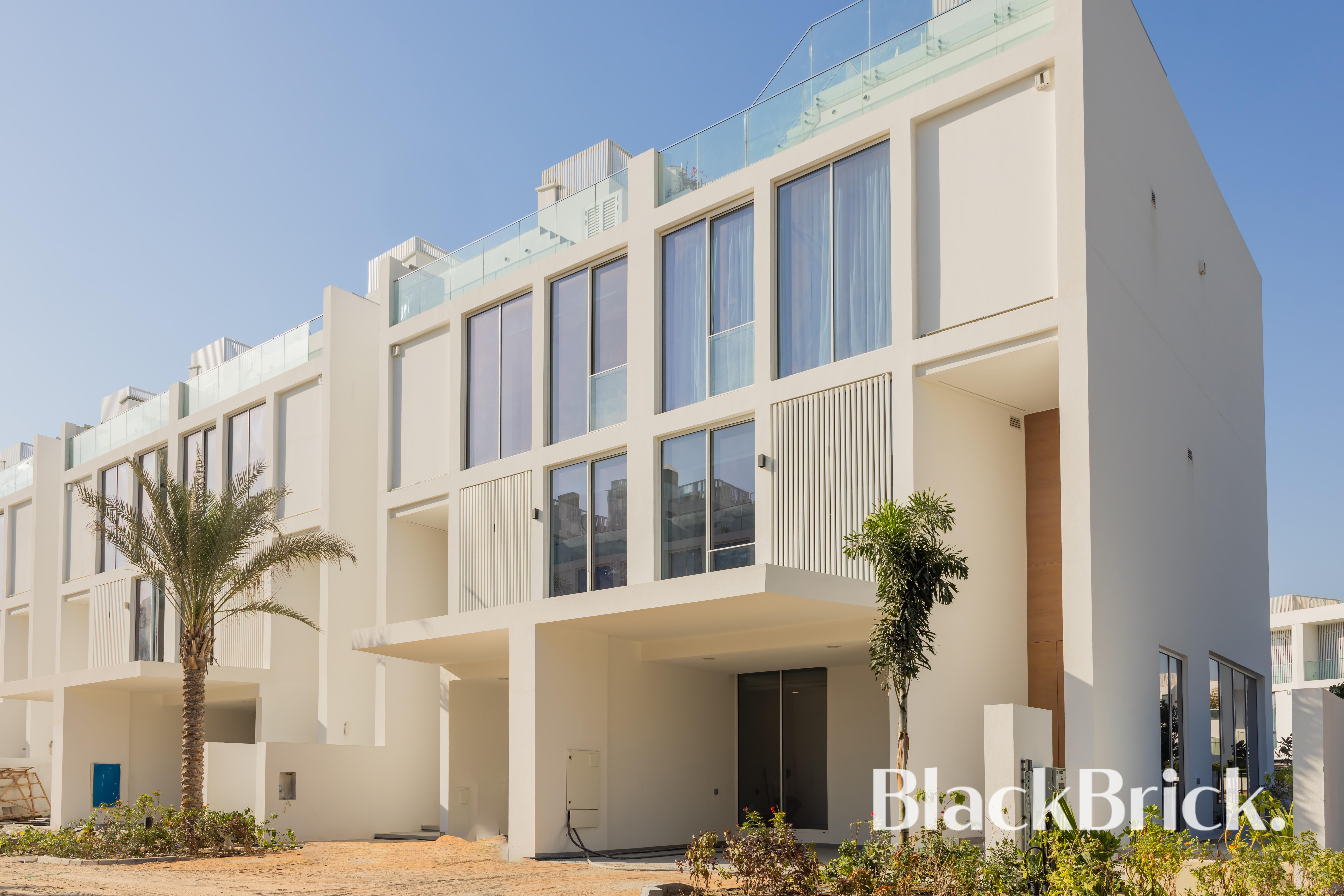 Ixora Townhouse | Excellent Lo...
