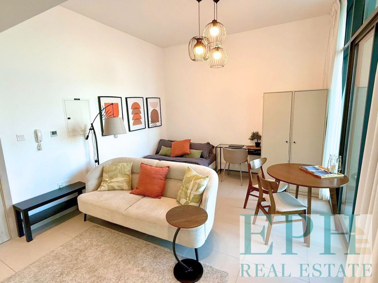 FULLY FURNISHED | READY TO MOVE | SPACIOUS LAYOUT
