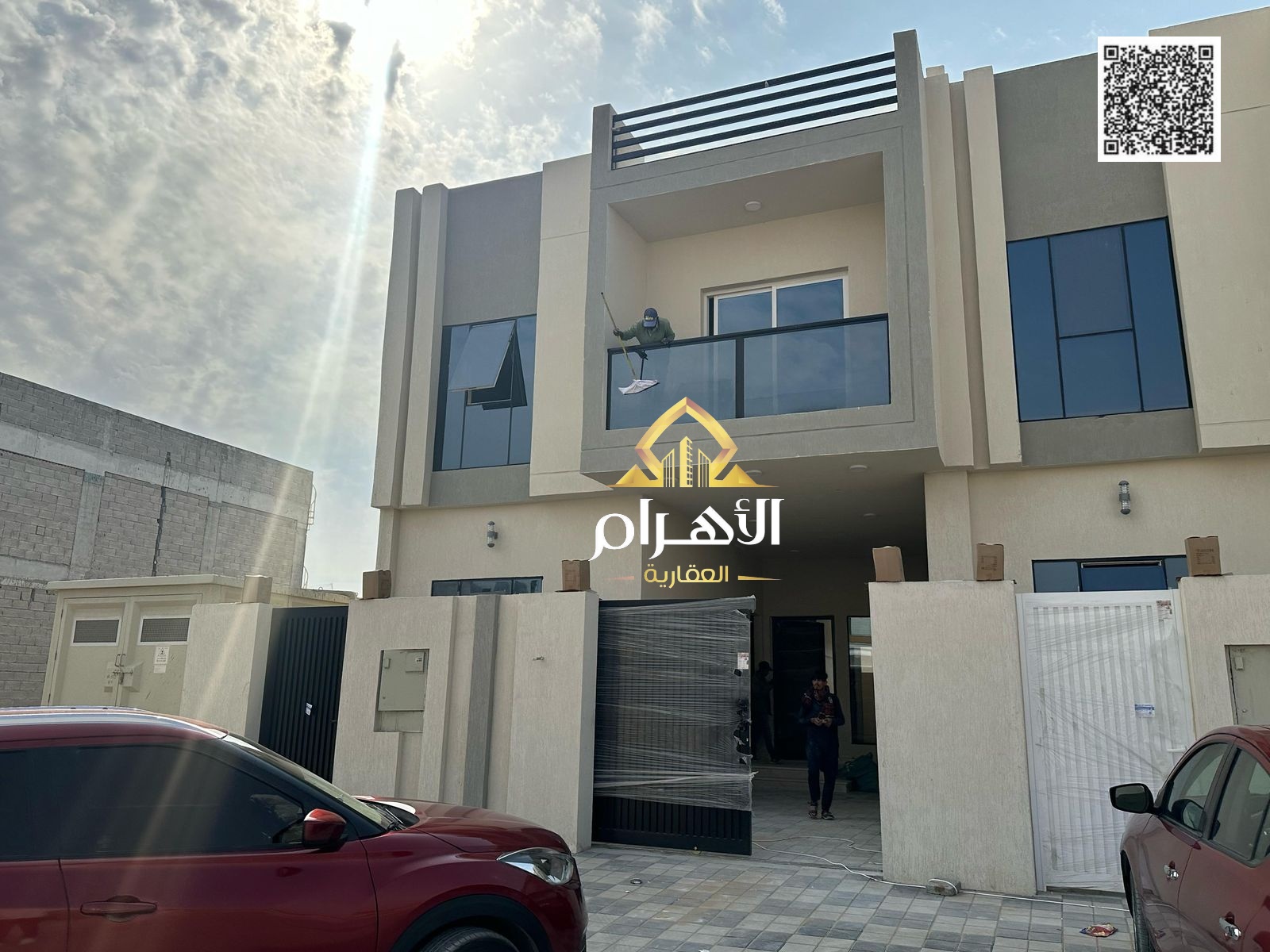 A once-in-a-lifetime opportunity! Own your dream villa with a rooftop terrace. Freehold ownership available to all nationalities. Price negotiable. Su