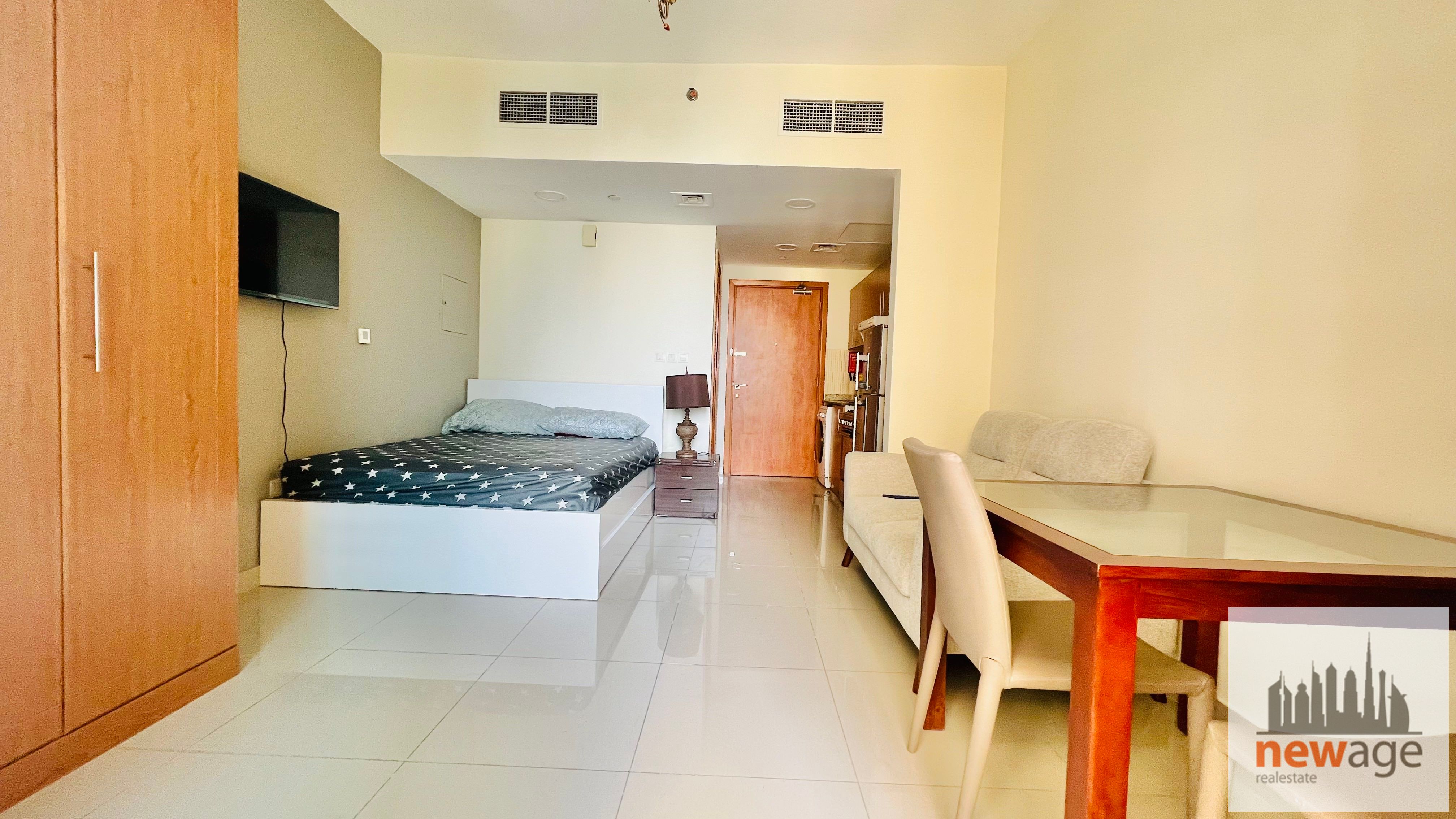Furnished Studio Apartment – Lakeside Tower B, Pool & Lake View