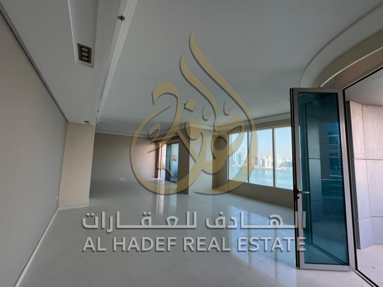 Luxury 3BR Apartment with Maid’s Room & Majlis + Full Khalid Lake View | Free Facilities | Al Majaz 3