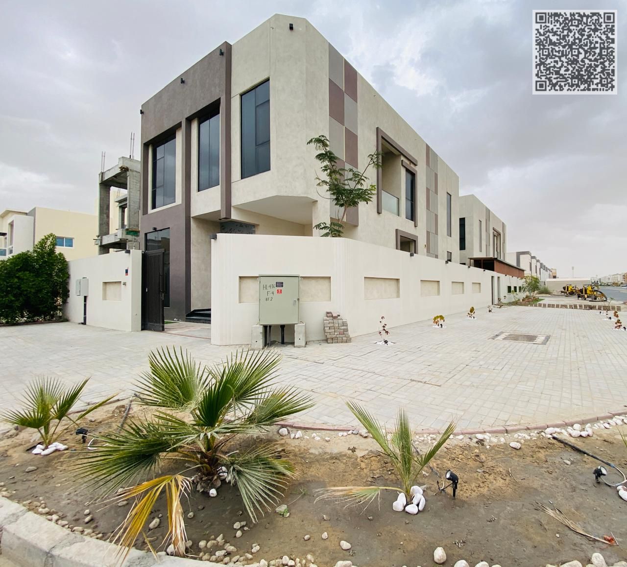 READY TO MOVE SEPCIOUS CORNER VILLA 05 MASTER BEDROOM FOR RENT IN AL YASMEEN AJMAN