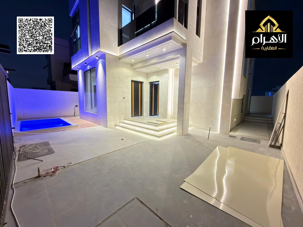 Two-story villas for sale in Al-Haliyo 2, with 4 bedrooms, a living room, a hall, a kitchen, a swimming pool, and central air conditioning.