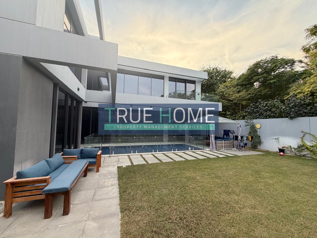 Spacious 5 BR Villa in Sendian Below Market