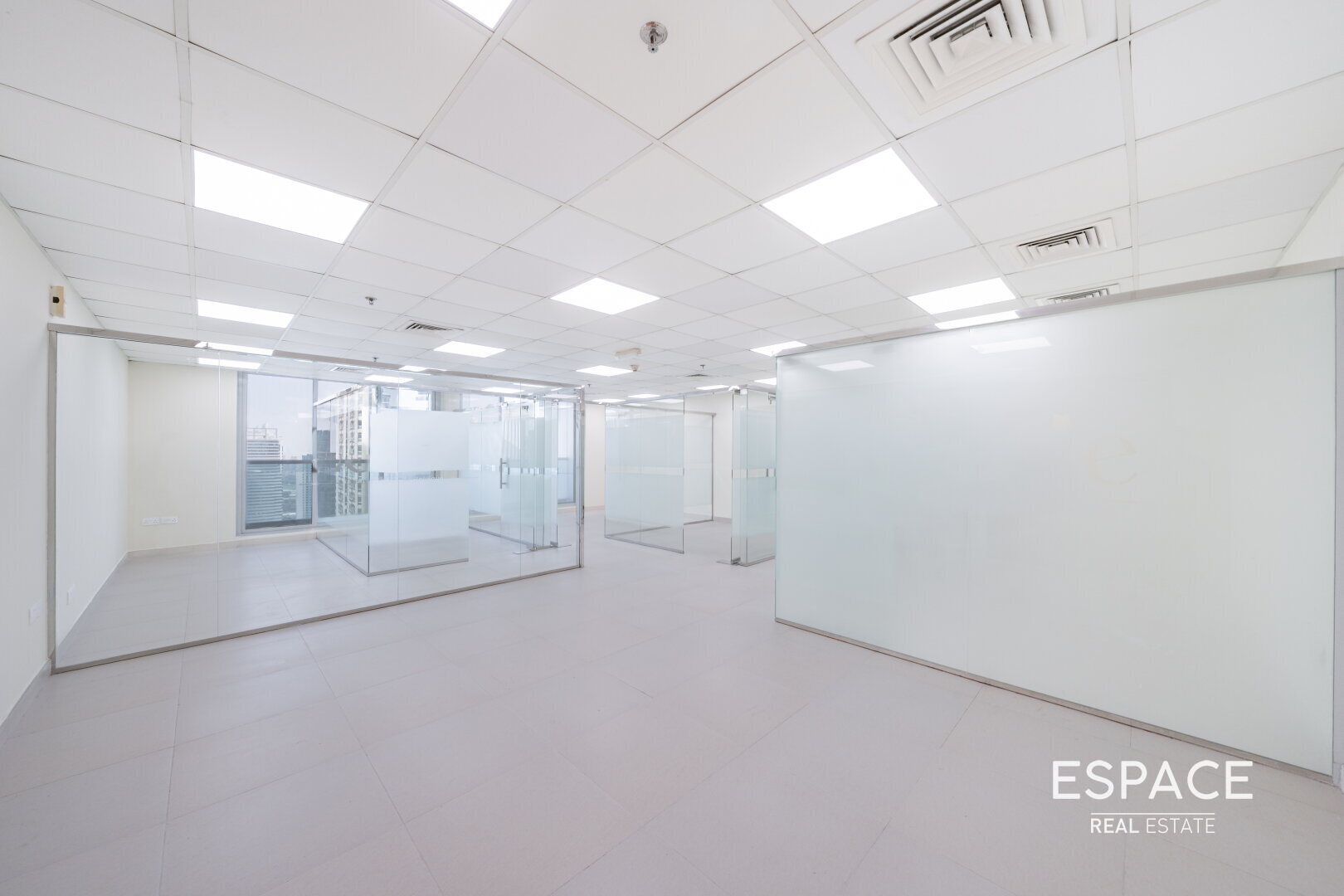 Prime Location | Vacant | High Floor