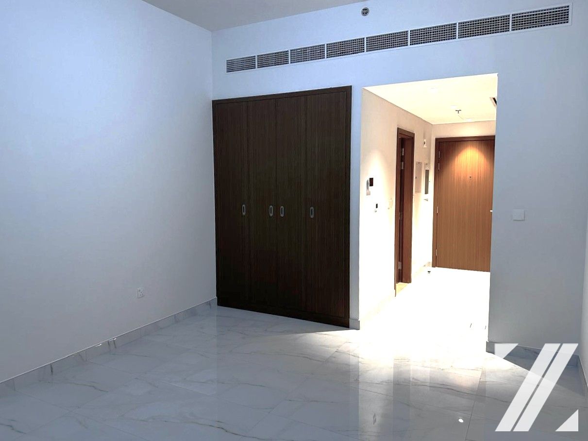 Brand New |Spacious Bright Design |Modern | Vacant