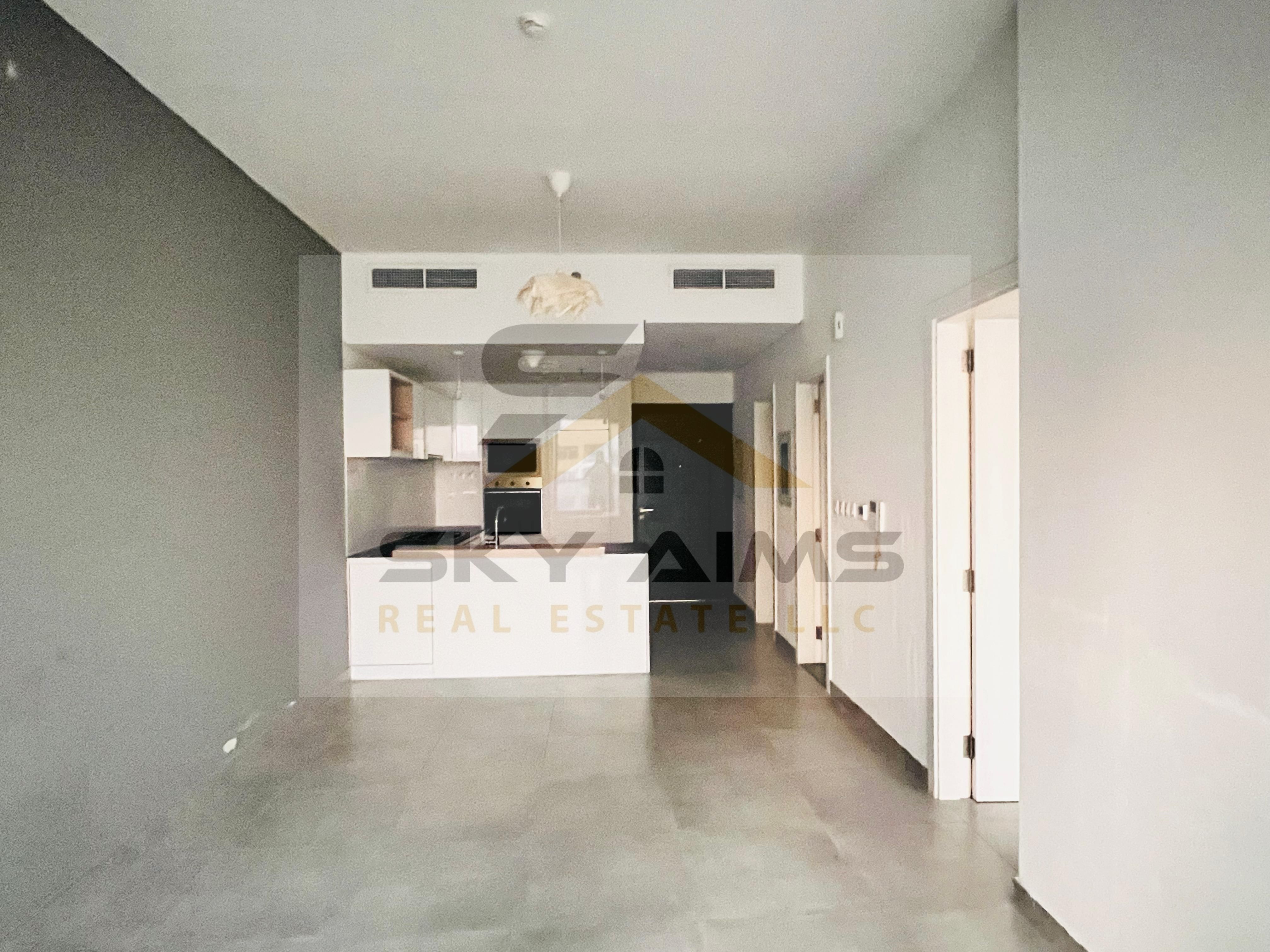 Lavish 1BR | Study Room | 2 Full Washrooms
