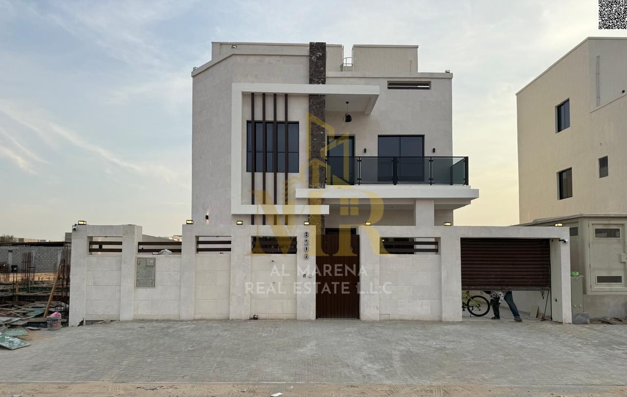 Corner villa on a street and alley, 7 master bedrooms. Price includes electricity, water, and air conditioning. Freehold ownership for all nationaliti